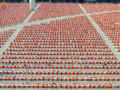 ภาพ No.221647:วันอังคารที่ 22 เมษายน พ.ศ. 2568 ภาพพิธีถวายมหาสังฆทานคณะสงฆ์ 40,000 กว่าวัดทั่วประเทศ เนื่องในวันคุ้มครองโลก ชุดที่ 2 (ปลื้มให้สมการรอคอย) ณ ลานธรรมพระมหาธรรมกายเจดีย์ วัดพระธรรมกาย