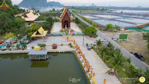 ภาพ No.222235:วันที่ 26-27 เมษายน พ.ศ. 2568 ศูนย์ปฏิบัติธรรมสวนผึ้ง ร่วมกับ ธุดงค์คสถานประจวบคีรีขันธ์ และวัดอ่าวน้อย  จัดกิจกรรมเดินธรรมยาตรา ตักบาตรข้าวสารอาหารแห้ง และจุดประทีปถวายเป็นพุทธบูชา ณ วัดอ่าวน้อย จ.ประจวบคีรีขันธ์