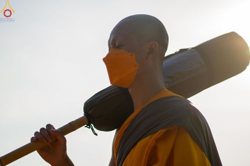 ภาพ No.110477:พิธีต้อนรับพระธรรมยาตรา ในโครงการธรรมยาตรากตัญญูบูชา มหาปูชนียาจารย์ พระมงคลเทพมุนี(สด จนฺทสโร) พระผู้ปราบมาร อนุสรณ์สถาน 7 แห่ง ปีที่ 12 วันที่ 11 มกราคม พ.ศ. 2567 ณ อนุสรณ์สถานลำดับที่ 3 สถานที่เกิดใหม่ในเพศสมณะ วัดสองพี่น้อง จ.สุพรรณบุรี