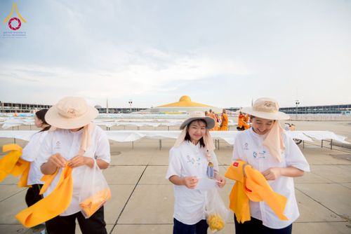 ภาพ No.217824:วันที่ 10-14 เมษายน พ.ศ. 2568 เจ้าหน้าที่อาสาสมัคร เตรียมงานวันคุ้มครองโลก ชุดที่ 2 วัดพระธรรมกาย จ.ปทุมธานี