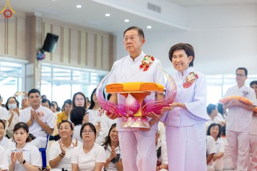 ภาพ No.148673:พิธีบุพเปตพลี, พิธีทอดผ้าป่า, พิธีไถ่ชีวิตโค 80 ตัว ให้ชีวิตสัตว์เป็นทาน ณ ศูนย์ปฎิบัติธรรมภาคใต้ อ.บางกล่ำ จ.สงขลา วันเสาร์ที่ 10 สิงหาคม พ.ศ. 2567