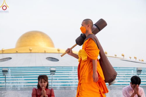 ภาพ No.120400:พิธีต้อนรับพระธรรมยาตรา ในโครงการธรรมยาตรา กตัญญูบูชา มหาปูชนียาจารย์ พระมงคลเทพมุนี(สด จนฺทสโร) พระผู้ปราบมาร อนุสรณ์สถาน 7 แห่ง ปีที่ 12 วันที่ 28 มกราคม พ.ศ. 2567 ณ วัดพระธรรมกาย จ.ปทุมธานี (ชุดที่ 2)