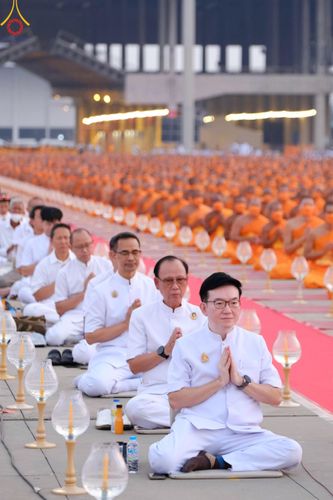 ภาพ No.122061:พิธีจุดประทีปถวายเป็นพุทธบูชา และบูชาธรรมมหาปูชนียาจารย์ พระมงคลเทพมุนี(สด จนฺทสโร) ในโครงการธรรมยาตรา กตัญญูบูชา มหาปูชนียาจารย์ พระมงคลเทพมุนี(สด จนฺทสโร) พระผู้ปราบมาร อนุสรณ์สถาน 7 แห่ง ปีที่ 12 วันที่ 31 มกราคม พ.ศ. 2567 ณ วัดพระธรรมกาย จ.ปทุมธานี