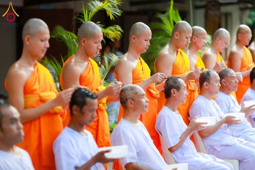 ภาพ No.135800:พิธีปลงผมธรรมทายาท โครงการบรรพชาและอุปสมบทหมู่ รุ่นบูชาธรรม 80 ปี หลวงพ่อธัมมชโย ณ หมู่บ้านบรรลุธรรม วัดพระธรรมกาย วันที่ 7 เมษายน พ.ศ. 2567