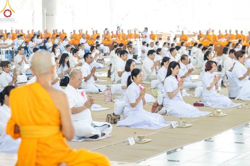 ภาพ No.177459:พิธีถวายภัตตาหารเมนูสวรรค์ และพิธีบุพเปตพลี ครั้งที่ 158 ร่วมอุทิศบุญแด่หมู่ญาติที่ล่วงลับไปแล้ว และสืบทอดอายุพระพุทธศาสนา ณ วัดพระธรรมกาย วันที่ 30 พฤศจิกายน พ.ศ.2567 (วันพระ แรม 15 ค่ำ เดือน 12)