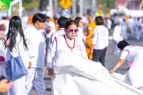 ภาพ No.185661:V.47 เบื้องหลังของเบื้องหน้า งานตักบาตรพระ 10,000 รูป ณ จ.กาญจนบุรี วันที่ 20-21 ธันวาคม พ.ศ. 2567