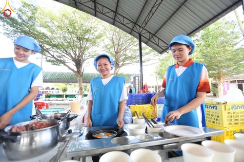 ภาพ No.127538:V.31 ทุ่มเทเพื่อบางกล่ำ การเตรียมงานของเจ้าหน้าที่หน่วยงานต่างๆ  เพื่องานธรรมยาตราอัญเชิญพระบรมสารีริกธาตุ ประดิษฐาน ณ มหารัตนเจดีย์สิริปทุมสวรรค์ (เจดีย์อริยพุทธะ 5 พระองค์) ณ ศูนย์ปฏิบัติธรรมภาคใต้ อ.บางกล่ำ จ.สงขลา ระหว่างวันที่ 9-10 มีนาคม พ.ศ. 2567