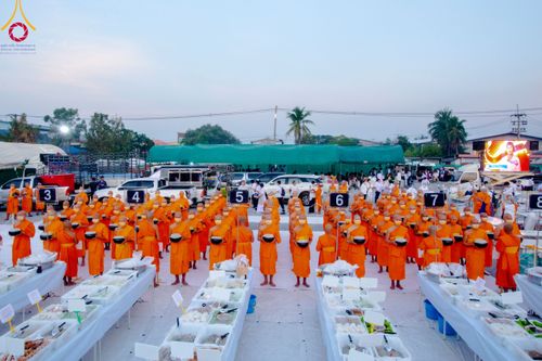 ภาพ No.109266:พิธีถวายภัตตาหารเป็นสังฆทาน แด่คณะพระธรรมยาตราฯ วันที่ 10 มกราคม พ.ศ. 2567 ณ อนุสรณ์สถานคลองบางนางแท่น อ.สามพราน จ.นครปฐม