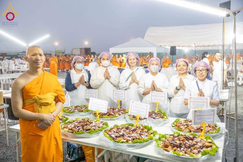 ภาพ No.298437:วันที่ 20 มกราคม พ.ศ. 2569 พิธีถวายภัตตาหารเป็นสังฆทาน แด่พระธรรมยาตรา ณ อนุสรณ์สถานบางปลา วัดบางปลา อำเภอบางเลน จังหวัดนครปฐม ในโครงการธรรมยาตรา กตัญญูบูชา มหาปูชนียาจารย์ พระมงคลเทพมุนี(สด จนฺทสโร) พระผู้ปราบมาร อนุสรณ์สถาน 7 แห่ง ปีที่ 14