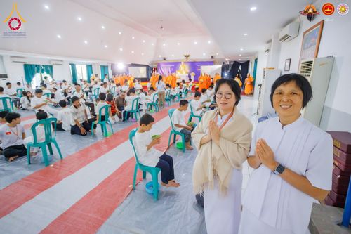 ภาพ No.284473:วันพุธที่ 17  ธันวาคม พ.ศ.2568  พิธีปลงผมนาคธรรมทายาท  โครงการบรรพชาสามเณรและบวชอุบาสิกาแก้ว  ณ วิทยาลัยศรีวิจายา (Sekolah Tinggi Agama Buddha Negeri Sriwijaya) เมืองตังเกอรัง จังหวัดบันเตน ประเทศอินโดนีเซีย