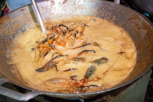 ภาพ No.288763:วันที่ 6 มกราคม พ.ศ. 2569 พิธีถวายภัตตาหารเป็นสังฆทาน แด่พระธรรมยาตรา ในโครงการธรรมยาตรา กตัญญูบูชา มหาปูชนียาจารย์ พระมงคลเทพมุนี(สด จนฺทสโร) พระผู้ปราบมาร อนุสรณ์สถาน 7 แห่ง ปีที่ 14 ณ อนุสรณ์สถานมหาวิหารพระมงคลเทพมุนี (โลตัสแลนด์) อ.สองพี่น้อง จ.สุพรร