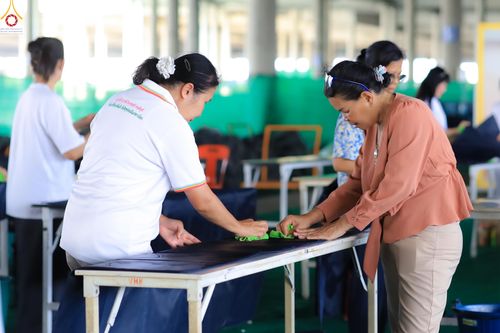 ภาพ No.322714:วันที่ 15-18 เมษายน พ.ศ.2569 การเเตรียมโต๊ะฉัน , เตรียมจุดพักค้าง , เรียงเก้าอี้ , เรียงกล่องไทยธรรม  เพื่องานถวายมหาสังฆทาน 40,000 กว่าวัดทั่วประเทศ วันคุ้มครองโลก 22 เมษายน พ.ศ.2569 วัดพระธรรมกาย