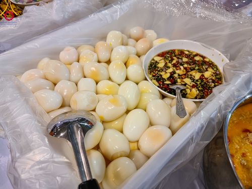 ภาพ No.105556:พิธีถวายภัตตาหารเป็นสังฆทาน แด่คณะพระธรรมยาตราฯ ในโครงการธรรมยาตรากตัญญูบูชา มหาปูชนียาจารย์ พระมงคลเทพมุนี(สด จนฺทสโร) พระผู้ปราบมาร อนุสรณ์สถาน 7 แห่ง ปีที่ 12 วันที่ 3 มกราคม พ.ศ. 2567 ณ สภาธรรมกายสากล วัดพระธรรมกาย