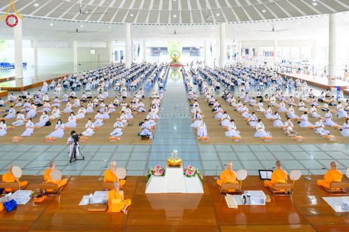 ภาพ No.68147:พิธีบุพเปตพลี ครั้งที่ 131 เพื่ออุทิศบุญกุศลแด่บรรพบุรุษผู้ล่วงลับ วันที่ 22 ธันวาคม พ.ศ. 2565 ณ วัดพระธรรมกาย