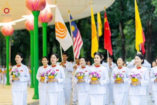 ภาพ No.286475:วันเสาร์ที่ 12 กรกฏาคม พ.ศ.2568 พิธีบรรพชาอุปสมบท  โครงการบรรพชาอุปสมบทหมู่ ธรรมทายาทนานาชาติ(ภาคภาษาจีน), โครงการบรรพชาสามเณร โรงเรียนนานาชาติ รุ่นที 14