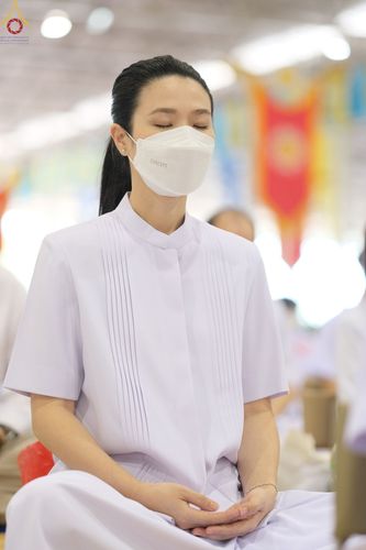 ภาพ No.65154:พิธีบูชาข้าวพระ และสาธุชนปฏิบัติธรรมร่วมกัน ในวันอาทิตย์ต้นเดือนที่ 4 ธันวาคม พ.ศ. 2565 ณ วัดพระธรรมกาย จ.ปทุมธานี