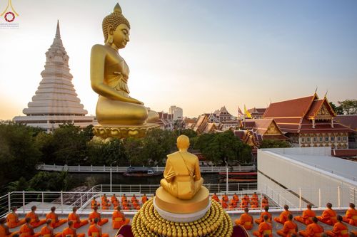 ภาพ No.74311:พุทธบุตรธรรมยาตรา ปฏิบัติธรรมและบันทึกภาพประวัติศาสตร์ ในโครงการธรรมยาตรากตัญญูบูชา มหาปูชนียาจารย์ พระมงคลเทพมุนี(สด จนฺทสโร) พระผู้ปราบมาร อนุสรณ์สถาน 7 แห่ง ปีที่ 11 ณ อนุสรณ์สถานลำดับที่ 6 สถานที่ค้นคว้าและเผยแผ่วิชาธรรมกาย วัดปากน้ำภาษีเจริญ กรุงเทพ