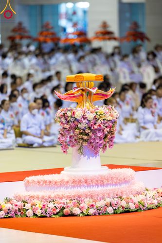 ภาพ No.92181:พิธีบูชาข้าวพระ ในวันทอดกฐินสามัคคี อาทิตย์ต้นเดือนที่ 5 พฤศจิกายน พ.ศ. 2566 ณ วัดพระธรรมกาย จ.ปทุมธานี