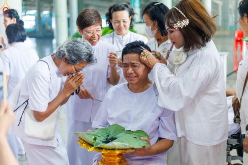 ภาพ No.333474:วันอาทิตย์ที่ 7 มิถุนายน พ.ศ.2569 พิธีตัดปอยผมและปลงผมนาคธรรมทายาท โครงการบรรพชาและอุปสมบทหมู่ธรรมทายาท รุ่นผู้บริหาร รุ่นที่ 16 ณ วิหารคด 11 วัดพระธรรมกาย