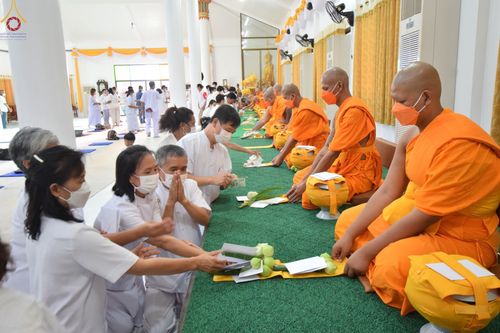 ภาพ No.67023:พิธีอุปสมบทวัดพันเสด็จนอก อ.ศรีราชา จ.ชลบุรี รับบุญจัดงานโดย สำนักพัฒนาเยาวชนโลก เมื่อวันที่ 7 ธันวาคม พ.ศ. 2565