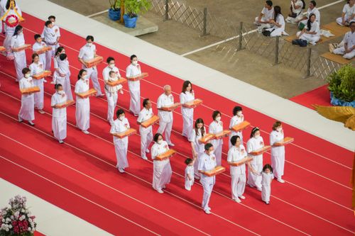 ภาพ No.92243:พิธีทอดกฐินธรรมชัยเพื่อสร้างอาคาร 115 ปี คุณยายอาจารย์มหารัตนอุบาสิกาจันทร์ ขนนกยูง อาทิตย์ต้นเดือนที่ 5 พฤศจิกายน พ.ศ. 2566 ณ วัดพระธรรมกาย จ.ปทุมธานี