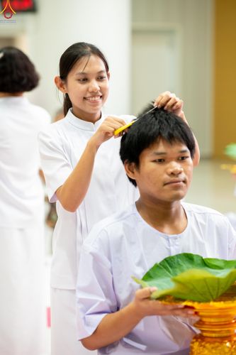 ภาพ No.319300:วันเสาร์ที่ 4 เมษายน พ.ศ.2569 พิธีปลงผมนาคธรรมทายาท โครงการอุปสมบทหมู่ธรรมทายาท ระดับอุดมศึกษา รุ่นที่ 53 ภาคฤดูร้อน ณ มหารัตนวิหารคด 13 วัดพระธรรมกาย