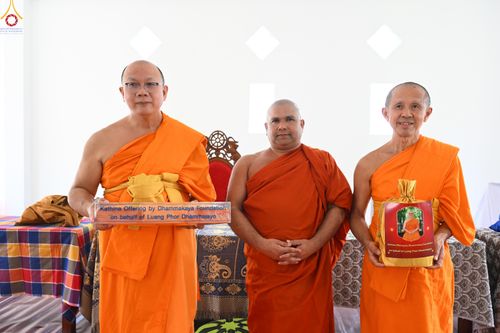 ภาพ No.284334:วันที่ 28 ตุลาคม พ.ศ.2568 กฐินสมทบต่างประเทศ โดยคณะศิษยานุศิษย์ บูชาธรรม 81 ปี หลวงพ่อธัมมชโย ณ วัดศรีสุคตาราม บาลังโกด้า ศรีลังกา