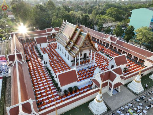 ภาพ No.73236:พิธีจุดประทีปถวายเป็นพุทธบูชา และบูชาธรรมมหาปูชนียาจารย์ ในโครงการธรรมยาตรากตัญญูบูชา มหาปูชนียาจารย์ พระมงคลเทพมุนี(สด จนฺทสโร) พระผู้ปราบมาร ปีที่ 11 ณ อนุสรณ์สถานลำดับที่ 4 สถานที่เกิดด้วยกายธรรม วัดโบสถ์ (บน) บางคูเวียง อ.บางกรวย จ.นนทบุรี วันที่ 21 