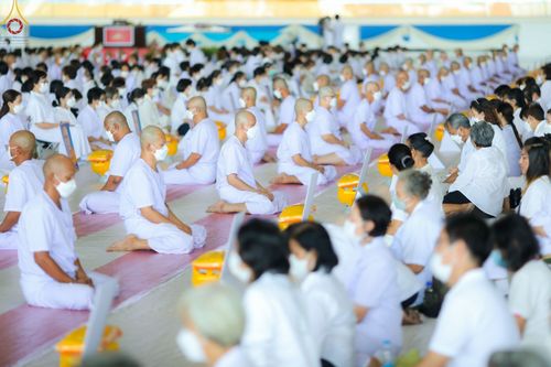 ภาพ No.63891:พิธีขอขมาและมอบผ้าไตรแด่นาคธรรมทายาท โครงการอุปสมบทบูชาธรรมมหาปูชนียาจารย์ วันอาทิตย์ที่ 20 พฤศจิกายน พ.ศ. 2565