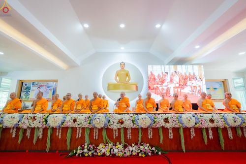 ภาพ No.331667:วันพุธที่ ๓ มิถุนายน พ.ศ.๒๕๖๙ พิธีทอดผ้าป่า ปฏิบัติธรรมกลั่นแผ่นดิน พิธีโปรยรัตนชาติ  และ พิธีตอกเสาเข็ม มงคลต้นแรก สถาปนา "องค์พระเจดีย์เพื่อสร้างสันติภาพโลก"  องค์แรก ครั้งแรกของลำปาง ประตูสู่ภาคเหนือ  ณ ศูนย์ปฏิบัติธรรมเถินเทิดธรรม อ.เถิน จ.ลำปาง