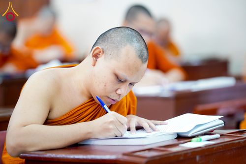 ภาพ No.285677:วันที่ 11-14 ธันวาคม พ.ศ.2568  โครงการอบรมบาลีก่อนสอบสนามหลวง สำนักเรียนวัดสามพระยา ชั้น ปธ.6-9 ประจำปี 2568-2569 ณ วัดสามพระยา กรุงเทพมหานคร