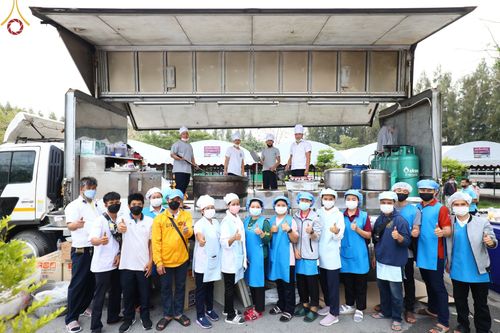 ภาพ No.69235:พิธีถวายภัตตาหารเป็นสังฆทาน แด่คณะพระธรรมยาตราฯ ในโครงการธรรมยาตราฯ ปีที่ 11 ณ อนุสรณ์สถานมหาวิหารพระมงคลเทพมุนี อ.สองพี่น้อง จ.สุพรรณบุรี วันที่ 4 และ 5 มกราคม พ.ศ. 2566