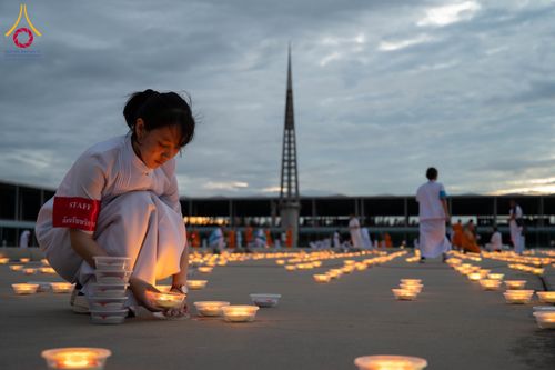 ภาพ No.345757:วันพฤหัสบดีที่ 27 สิงหาคม พ.ศ.2569 พิธีจุดประทีป เนื่องในวันธรรมชัย ณ วัดพระธรรมกาย ปทุมธานี