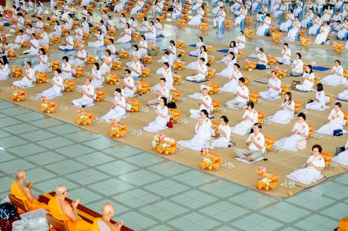 ภาพ No.348192:วันที่ 10 กันยายน พ.ศ.2569 พิธีสวดพระพุทธมนต์ และถวายภัตตาหารเป็นสังฆทาน เนื่องในวันครบ 26 ปี วันคล้ายละสังขาร คุณยายอาจารย์มหารัตนอุบาสิกาจันทร์ ขนนกยูง ณ หอฉันคุณยายอาจารย์ฯ วัดพระธรรมกาย