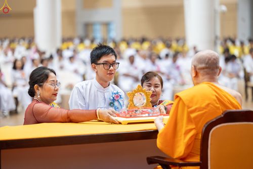 ภาพ No.311995:วันอังคารที่ 3 มีนาคม พ.ศ.2569 พิธีมอบโล่วัชรเกียรติยศ โครงการตอบปัญหาธรรมะทางก้าวหน้า ครั่งที่ 43, พิธีมอบโล่วัชรเกียรติยศ โครงการสอบตอบปัญหาศีลธรรม เพื่อสันติภาพโลก (World-Pec) ครั้งที่ 19 ณ สภาธรรมกายสากล วัดพระธรรมกาย