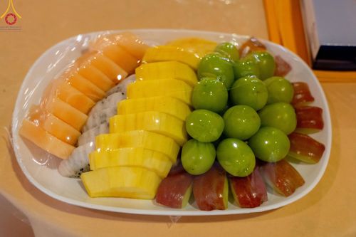 ภาพ No.143541:พิธีตักบาตร ข้าวสารอาหารแห้ง ณ บ้านแก้วเรือนทองคุณยายฯ และ พิธีบูชาข้าวพระ  ณ สภาธรรมกายสากล วัดพระธรรมกาย วันอาทิตย์ที่ 7 กรกฎาคม พ.ศ. 2567