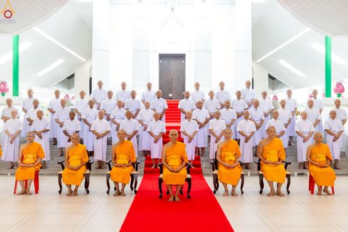 ภาพ No.229006:วันเสาร์ที่ 14 มิถุนายน พ.ศ. 2568 พิธีเวียนประทักษิณ , พิธีขอขมารับผ้าไตร ในโครงการบรรพชาอุปสมบทหมู่ ผู้บริหารรุ่นที่ 15 และ อุดมศึกษา รุ่นที่ 52 ณ โบสถ์พระไตรปิฎก วัดพระธรรมกาย