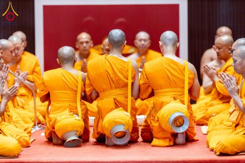 ภาพ No.256332:วันที่ 4 ตุลาคม พ.ศ. 2568 พิธีบรรพชาอุปสมบท  โครงการอุปสมบทหมู่บูชาธรรม 141 ปี  พระมงคลเทพมุนี (สด จนฺทสโร) ณ โบสถ์พระไตรปิฏก วัดพระธรรมกาย จ.ปทุมธานี