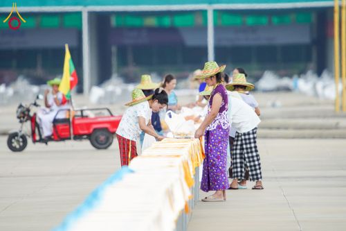 ภาพ No.217883:วันที่ 10-14 เมษายน พ.ศ. 2568 เจ้าหน้าที่อาสาสมัคร เตรียมงานวันคุ้มครองโลก ชุดที่ 2 วัดพระธรรมกาย จ.ปทุมธานี