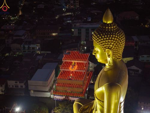 ภาพ No.119310:พิธีจุดประทีปถวายเป็นพุทธบูชา และบูชาธรรมมหาปูชนียาจารย์ พระมงคลเทพมุนี(สด จนฺทสโร) ในโครงการธรรมยาตราฯ วันที่ 26 มกราคม พ.ศ. 2567 ณ อาคารธรรมยาตรา กตัญญูบูชามหาปูชนียาจารย์ ตรงข้ามวัดปากน้ำภาษีเจริญ จ.กรุงเทพมหานคร