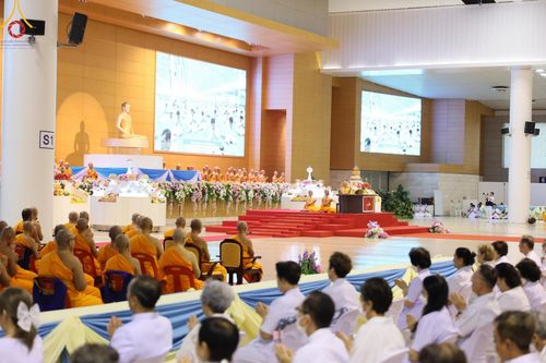 ภาพ No.136711:พิธีตักบาตร พิธีบูชาข้าวพระ ในวันอาทิตย์ต้นเดือนที่ 5 พฤษภาคม พ.ศ. 2567 ณ วัดพระธรรมกาย จ.ปทุมธานี