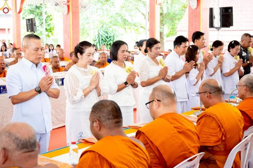 ภาพ No.234528:วันพฤหัสบดีที่ 24 กรกฎาคม พ.ศ. 2568 พิธีถวายสังฆทานแก่คณะสงฆ์ 323 วัด , พิธีมอบกองทุนหนุนแรงใจช่วยครูใต้ , พิธีทำบุญส่วนกุศลแด่ผู้วายชนม์ ในเหตุการณ์ความไม่สงบ 4 จังหวัด ชายแดนภาคใต้ (ปัตตานี , ยะลา , นราธิวาส , สงขลา) ปีที่ 21 ครั้งที่ 179 ณ วัดเวฬุวัน 