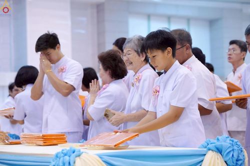 ภาพ No.244074:วันอาทิตย์ที่ 7 กันยายน พ.ศ. 2568 พิธีทอดผ้าป่าสมทบกฐินวัดพระธรรมกาย และสมทบกฐิน 30,000 วัดทั่วไทย ครั้งที่ 2 ณ ห้องแก้วสารพัดนึก 1 วัดพระธรรมกาย