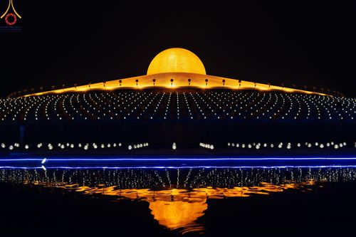 ภาพ No.279379:พิธีจุดวิสาขประทีป พิธีเวียนประทักษิณ ในวันวิสาขบูชา พุธที่ 22 พฤษภาคม พ.ศ. 2567 ( วันพระขึ้น 15 ค่ำ เดือน 6 ) ณ ลานธรรม พระมหาธรรมกายเจดีย์ วัดพระธรรมกาย จ.ปทุมธานี