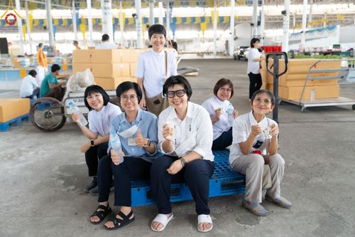 ภาพ No.60978:V.37 ยิ่งกว่าดี เพื่อ 80 ปีของพ่อ ภาพการเตรียมงานของหน่วยงานต่างๆ เพื่อพิธีฉลองอายุวัฒนมงคล 80 ปี หลวงพ่อธัมมชโย และรับถวายมหาสังฆทาน 10,000 กว่าวัดทั่วประเทศ ในวันคุ้มครองโลก วันจันทร์ที่ 22 เมษายน พ.ศ. 2567