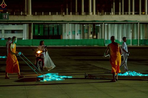 ภาพ No.241125:วันพุธที่ 27 สิงหาคม พ.ศ. 2568 พิธีจุดประทีป ในวันธรรมชัย ณ วัดพระธรรมกาย