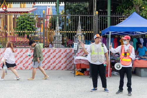 ภาพ No.117099:V.16 เป็นทีม การเตรียมงาน เก็บงาน การรับบุญของเจ้าหน้าที่หน่วยงานต่างๆ เพื่อโครงการธรรมยาตรา กตัญญูบูชามหาปูชนียาจารย์ พระมงคลเทพมุนี (สด จนฺทสโร) พระผู้ปราบมาร อนุสรณ์สถาน 7 แห่ง ปีที่ 12 ระหว่างวันที่ 2 - 31 มกราคม พ.ศ. 2567