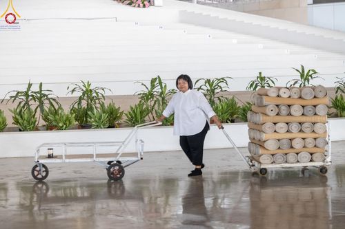 ภาพ No.60669:V.38 ทุ่มพลังเพื่อพ่อครบ 80 ปี ภาพการเตรียมงานของหน่วยงานต่างๆ เพื่อพิธีฉลองอายุวัฒนมงคล 80 ปี หลวงพ่อธัมมชโย และรับถวายมหาสังฆทาน 10,000 กว่าวัดทั่วประเทศ ในวันคุ้มครองโลก วันจันทร์ที่ 22 เมษายน พ.ศ. 2567