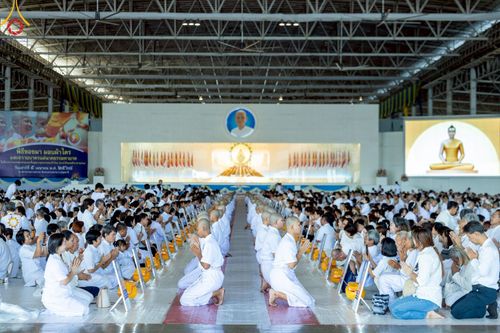 ภาพ No.215098:วันเสาร์ที่ 5 เมษายน พ.ศ. 2568 พิธีเวียนประทักษิณรอบพระมหาธรรมกายเจดีย์  พิธีวันทาเจดีย์ พิธีขอขมาและมอบผ้าไตร ในโครงการบรรพชาสามเณรฟื้นฟูพระพุทธศาสนาทั่วไทย , โครงการหน่อแก้วเปรียญธรรม รุ่นที่ 13 ,  โครงการสามเณรยุวธรรมทายาท รุ่นที่ 33 , โครงการสามเณรมั