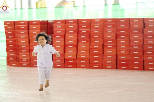 ภาพ No.211021:วันที่ 15 มีนาคม พ.ศ. 2568  บุญบรรจุกล่องไทยธรรม เพื่อถวายแด่พระสังฆาธิการ 40,000 กว่าวัดทั่วไทย ในวันคุ้มครองโลก 22 เมษายน พ.ศ. 2568